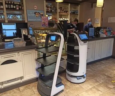 Официант-робот уже в Москве