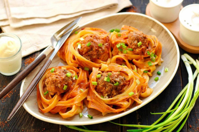 Гнёзда из спагетти с фаршем Гнёзда из спагетти с фаршем